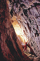 Jeskyni č. 1 charakterizují vysoké prostory se zbytky fluoritových výplní na stěnách. 