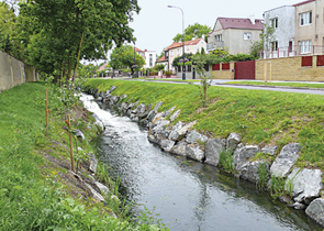 Semi-natural Stream Regulations in Human Settlement Residential Areas and Their Importance in Flood 