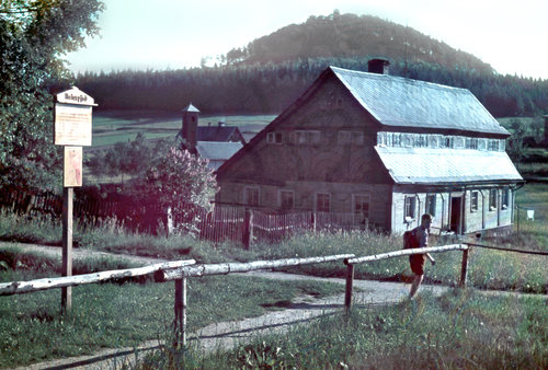 Zastaven° nauünā stezky s Vlü° horou v pozad° Archiv rodiny SchnittnerÖ