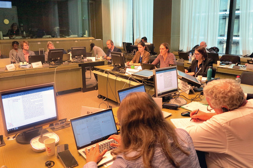 Evropská unie jako celek se stala smluvní stranou CITES v červenci 2015. Společná stanoviska EU k této problematice připravuje podskupina CITES Pracovní skupiny Rady EU pro mezinárodní otázky životního prostředí. Záběr zachycuje její jednání během předsednictví ČR v Radě EU v Bruselu v říjnu 2022.   Foto Jan Plesník