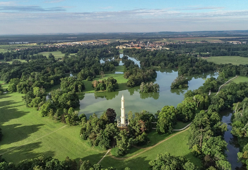 Letecký pohled na zámecký park Lednice