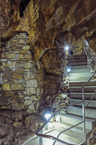 Návštěvní trasa jeskyně Na Pomezí po rozsáhlých rekonstrukcích  v letech 2004–2005. Foto Petr Zajíček, archiv SJČR