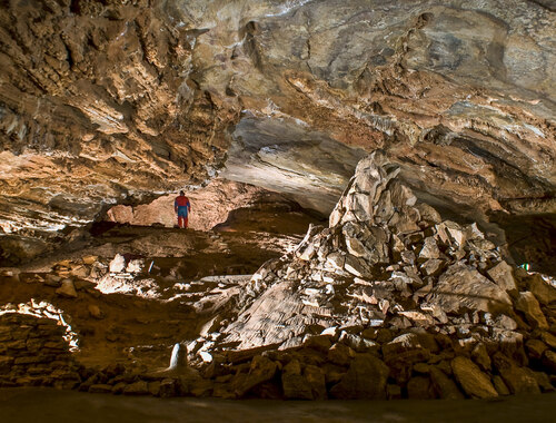 Svah pod komínem v Proškově dómu, místo hlavních archeologických nálezů. Svah pod komínem v Proškově dómu, místo hlavních archeologických nálezů.