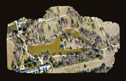 Ortomozaika Růžového rybníku v zámeckém parku v Lednici bude sloužit jako podklad pro přípravu revitalizačního projektu. Ortomozaika Růžového rybníku v zámeckém parku v Lednici bude sloužit jako podklad pro přípravu revitalizačního projektu.