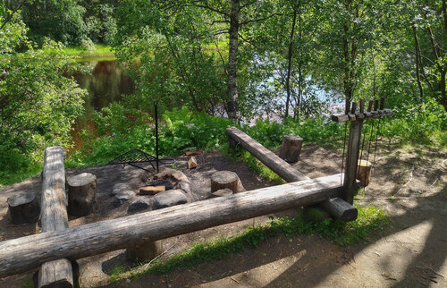 Tábořište na břehu řeky Tábořište na břehu řeky